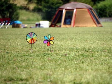 キャンプ場に設営したテント